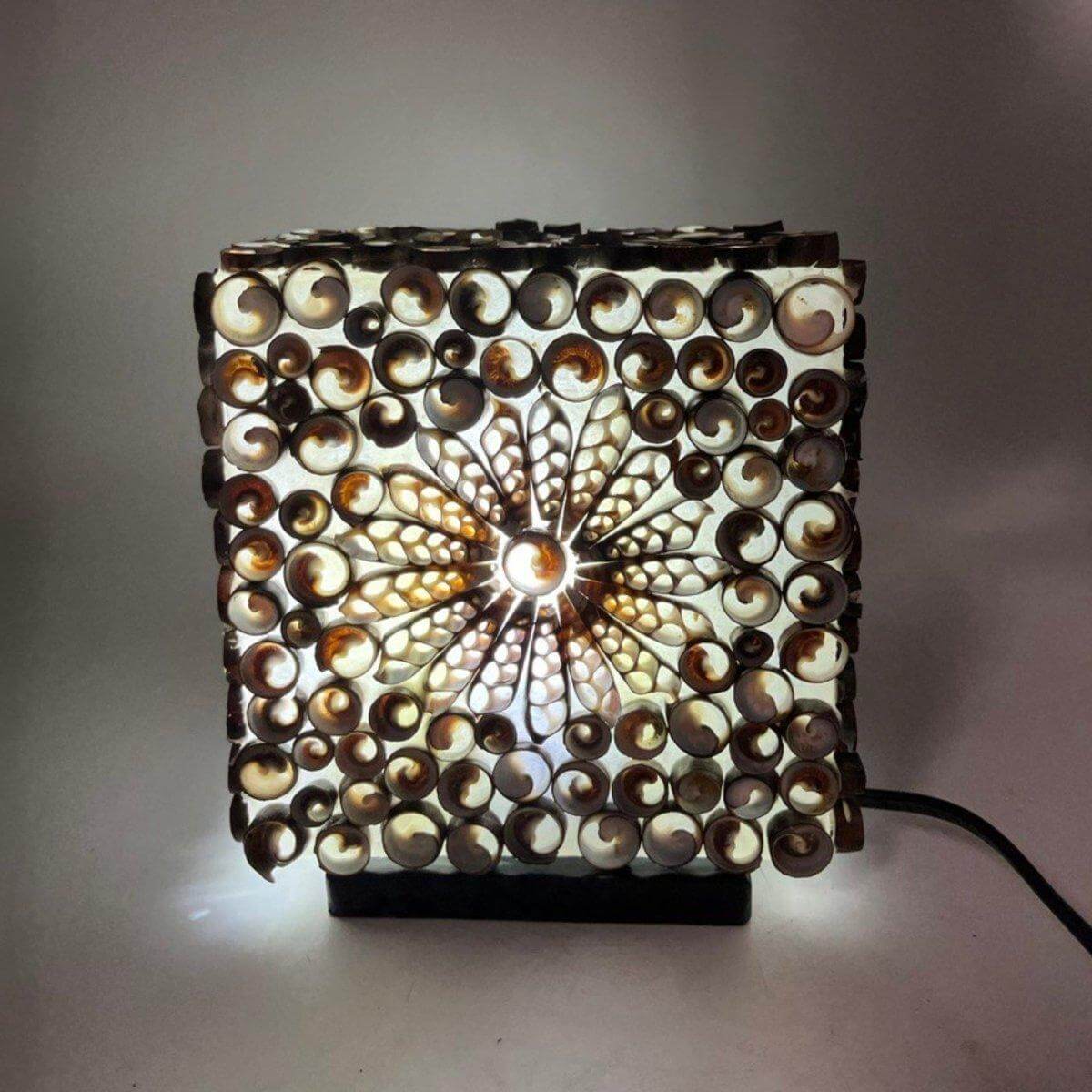 BOHO - MUSCHEL DEKOLAMPE - BRAUN QUADRAT - Lapis Mystica - 