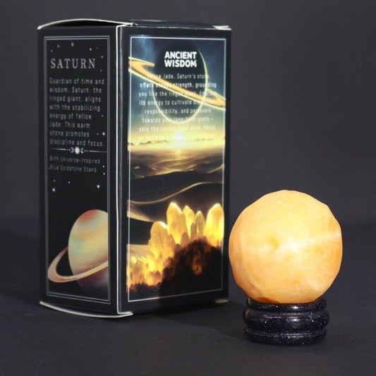 GELBER - JADE PLANET AUF BLAUEM GOLDSTEIN - STÄNDER - SATURN - Lapis Mystica - 